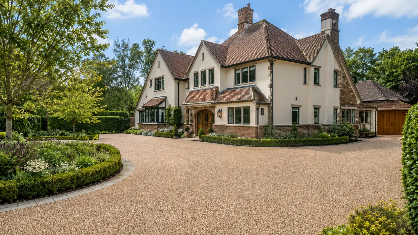 Resin bound driveway in Gerrards Cross by Windsor Resin Driveways
